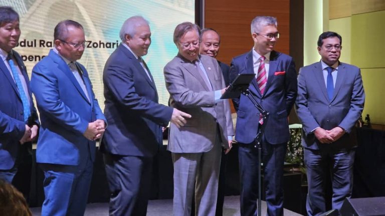 Sarawak sambut baik kolaborasi dengan pelabur luar
