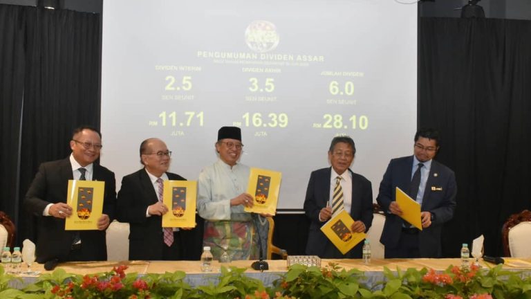 Sarawak menandatangani pengambilan rasmi bank perdagangan 19 Julai ini