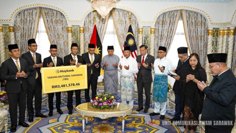 Kumpulan Maybank hulur sumbangan RM3.5 juta zakat, bantu pembangunan Sarawak