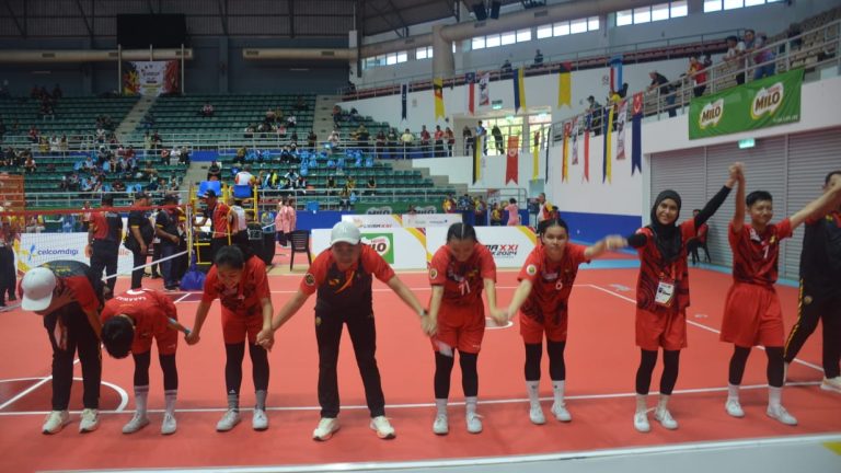 Sarawak ke perlawanan akhir acara quadrant sepak takraw wanita