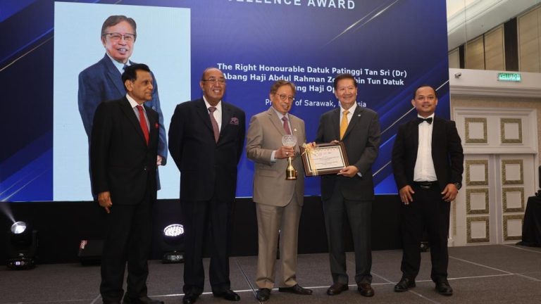 Premier Sarawak terima anugerah kepimpinan ASEAN