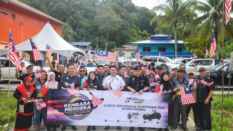 Kibaran Jalur Gemilang sepanjang jalan, premis