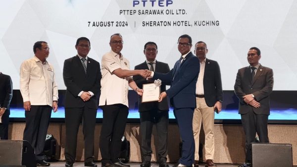 13 syarikat terima lesen peruncitan gas PETROS