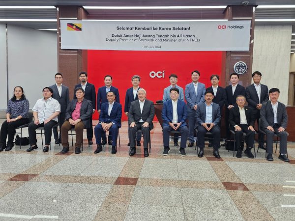 OCI Holdings tingkat pelaburan