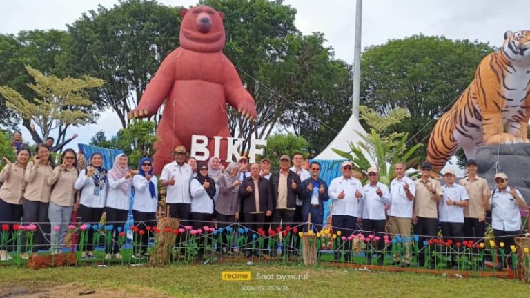 Layang-layang gergasi harimau beruang jadi tarikan BIKF Ke-17