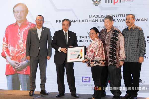 Terap nilai integriti, beretika dalam kewartawanan – Premier