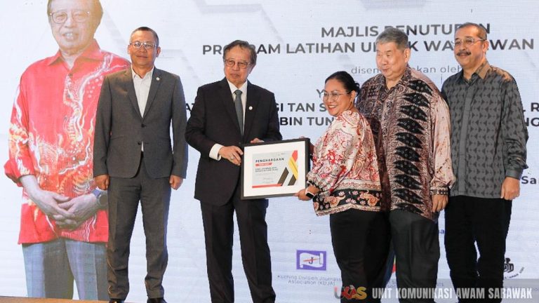 Terap nilai integriti, beretika dalam kewartawanan – Premier