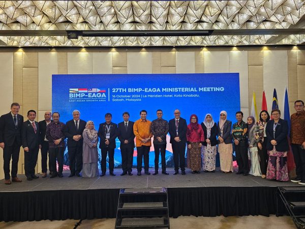 Sarawak laksana kajian kebolehlaksanaan projek Kereta Api Trans-Borneo