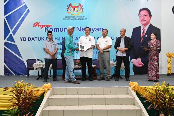 JPL santuni golongan nelayan DUN Demak Laut