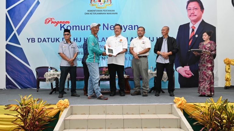JPL santuni golongan nelayan DUN Demak Laut