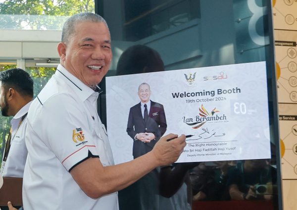 Pelbagai produk tempatan di Lan Berambeh Anak Sarawak 2024