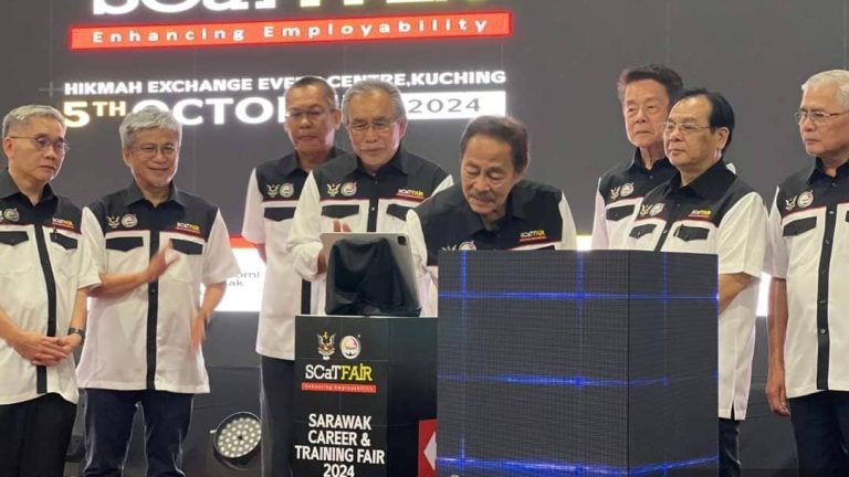 Sarawak sedia komputer riba percuma kepada 5,000 pelajar