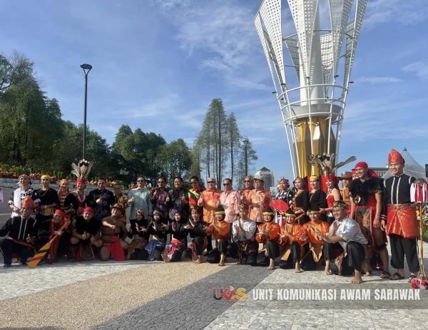 Upacara naikkan bendera Ibu Pertiwi mampu jadi tarikan pelancong