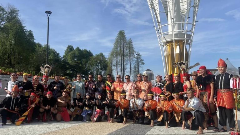 Upacara naikkan bendera Ibu Pertiwi mampu jadi tarikan pelancong