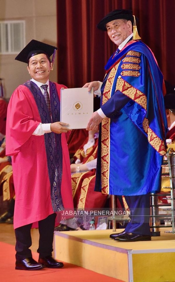 617 graduan terima ijazah sidang pertama Konvokesyen Ke-28 UNIMAS