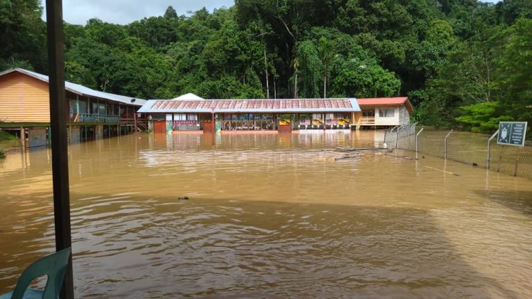 Banjir: Petugas Pusat Khidmat Kapit dikerah hulur bantuan, tinjau kawasan