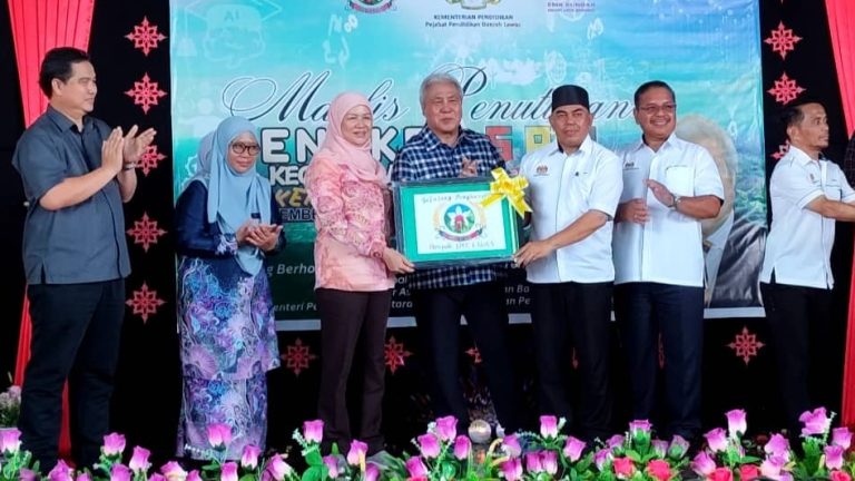 Program pendidikan STEM di sekolah seluruh Sarawak
