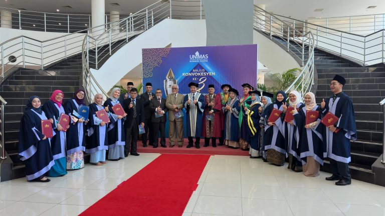 Konvokesyen PPE UNIMAS raikan 96 graduan