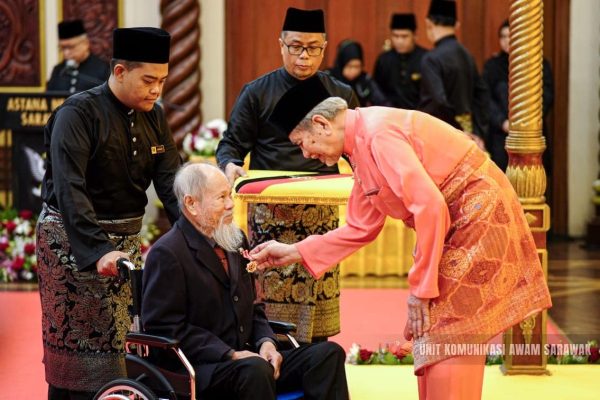 137 individu terima pingat, darjah kebesaran Negeri Sarawak