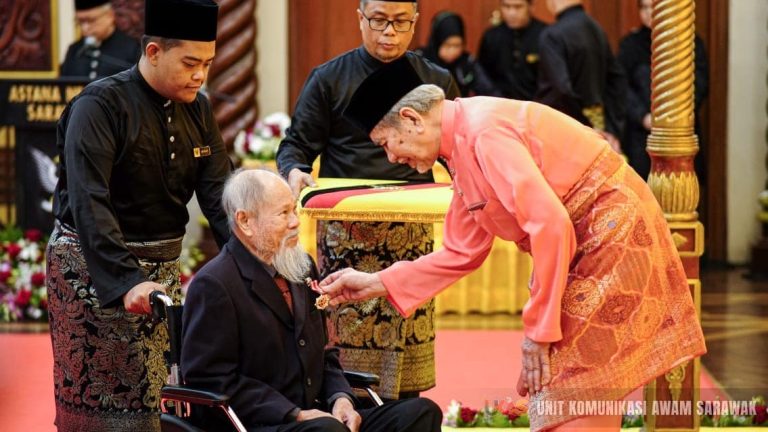 137 individu terima pingat, darjah kebesaran Negeri Sarawak