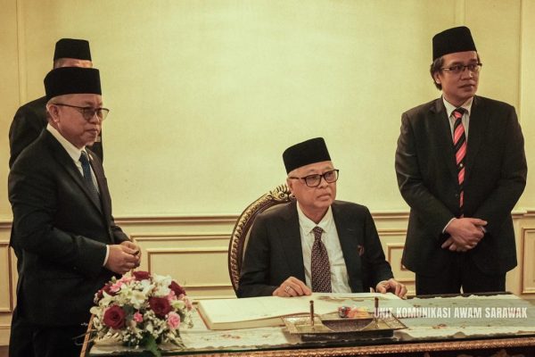 Yayasan Keluarga Malaysia Sarawak santuni 42 anak yatim