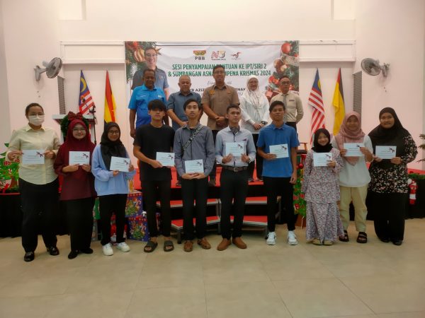 Asnaf, pelajar terima bantuan Pusat Khidmat Tanjong Datu