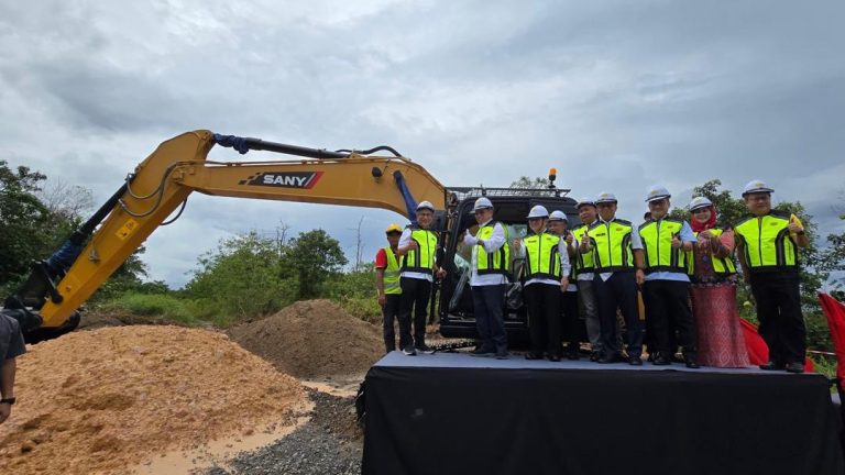 Sarawak bina jalan bertingkat pertama di kawasan tanah paya