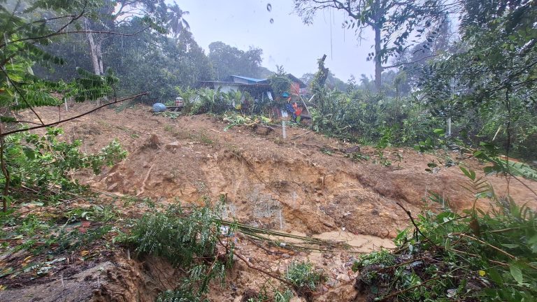 Pasukan SAR tentera darat bantu selamat mangsa tanah runtuh