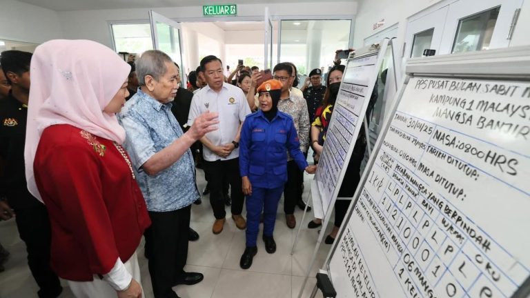 TYT, isteri ziarahi mangsa tanah runtuh Kampung Bukit Lereng