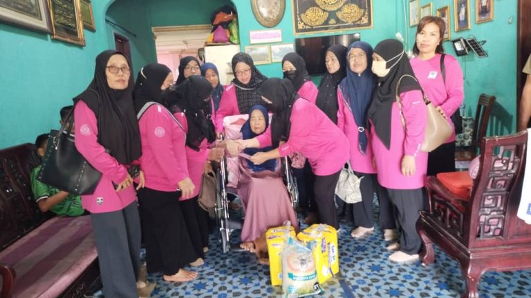 Biro Kebajikan Wanita Cawangan Bukit Sari santuni warga emas, pesakit kronik