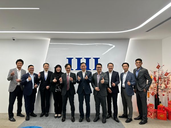 Delegasi Sarawak terokai teknologi pengeluaran SAF di Singapura