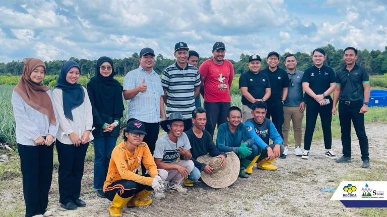 RECODA tinjau potensi Projek Nanas Komuniti Tanjung Manis