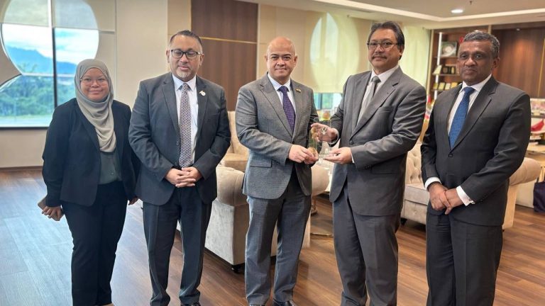 Sarawak, Brunei terokai peluang kerjasama sektor tenaga, kelestarian alam sekitar