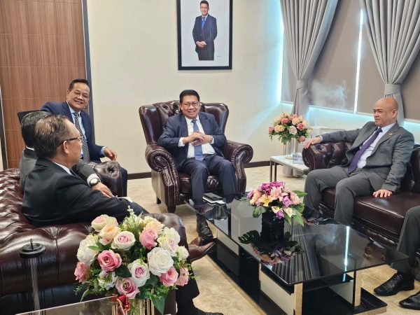 Brunei mahu perkukuh kerjasama dalam sektor tenaga bersama Sarawak