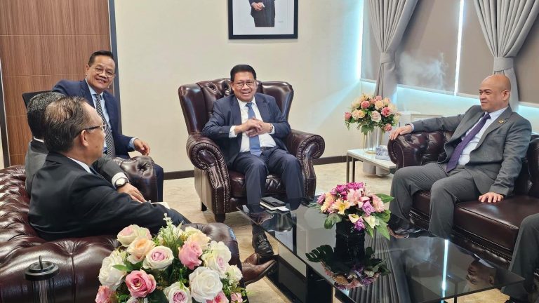 Brunei mahu perkukuh kerjasama dalam sektor tenaga bersama Sarawak