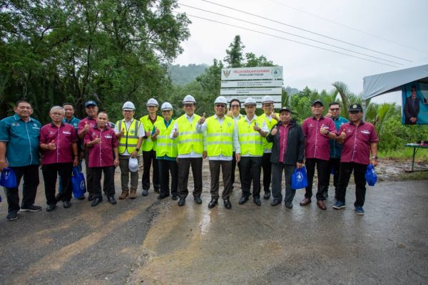 Substesen elektrik dihenti ketika banjir