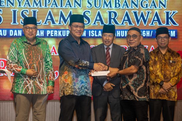 Tunaikan zakat fitrah, bantu golongan memerlukan