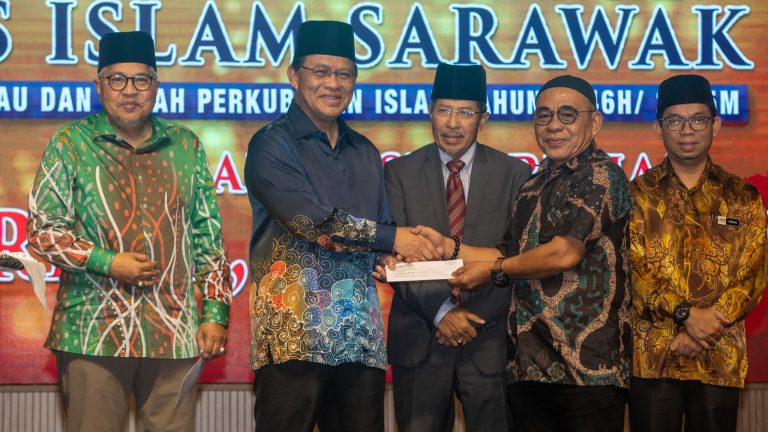 Tunaikan zakat fitrah, bantu golongan memerlukan