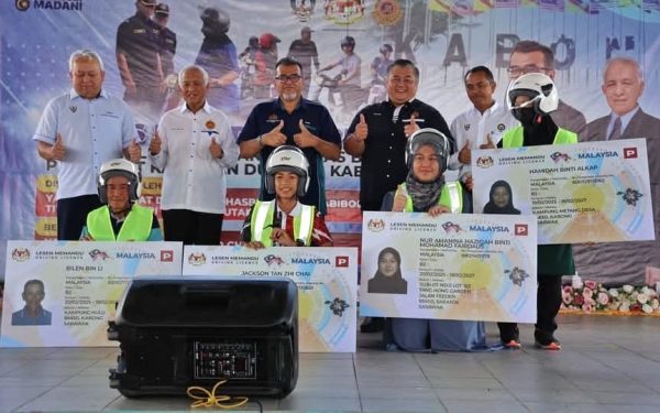 959 peserta hadiri program bantuan lesen memandu B2