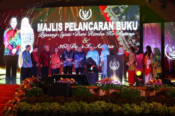 Sejarah kehidupan Tun Wan Junaidi dibukukan