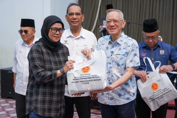 Asnaf Satok terima bantuan Ramadan