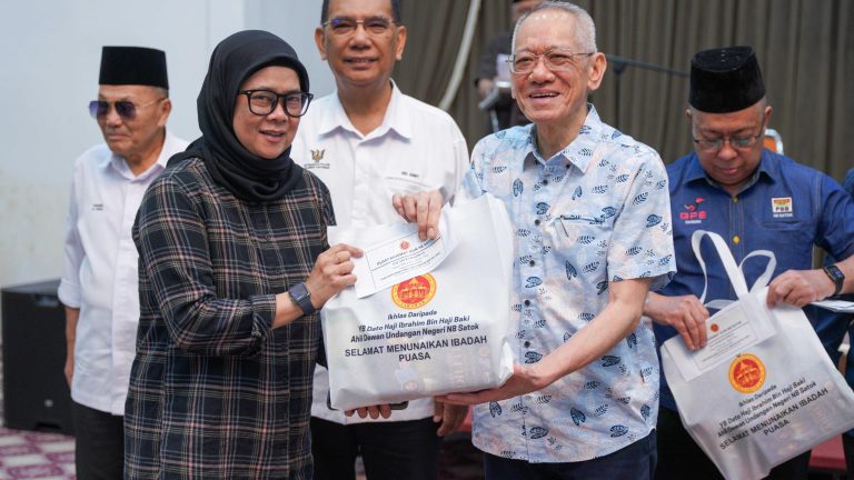 Asnaf Satok terima bantuan Ramadan