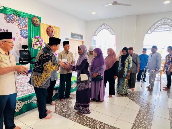 LAKMD bantu 300 asnaf raikan Syawal