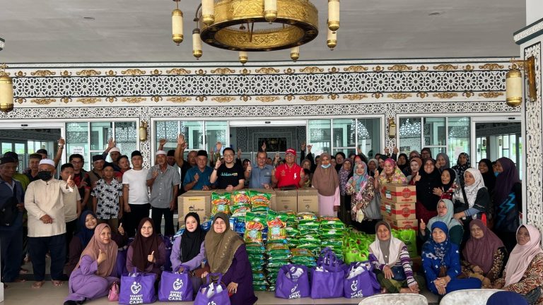 120 penduduk Sebuyau dapat bakul makanan Ramadan