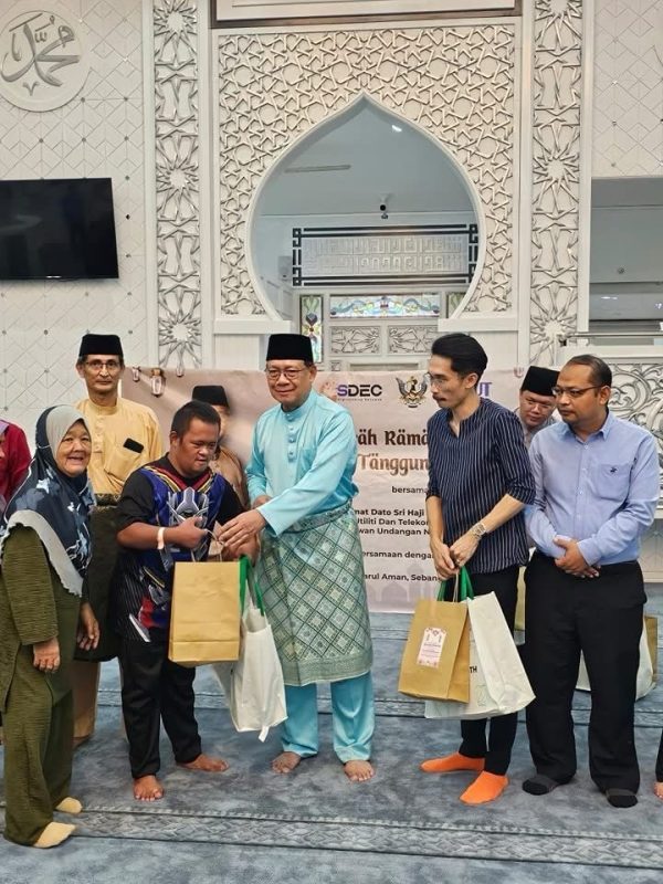 775 penduduk Sebuyau dapat akses internet melalui MySBRN