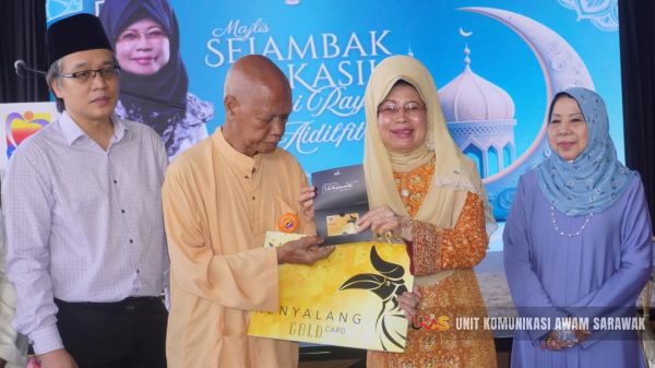 4,465 penerima bantuan Kuching terima sumbangan JKMS