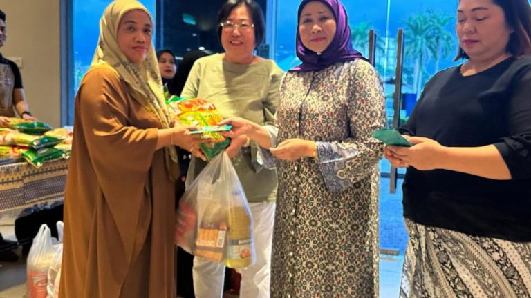 Majlis Sumbangan Ihya Ramadan santuni 100 ibu tunggal