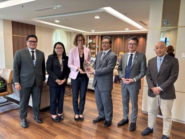 Switzerland, Sarawak bekerjasama bangun tenaga hijau