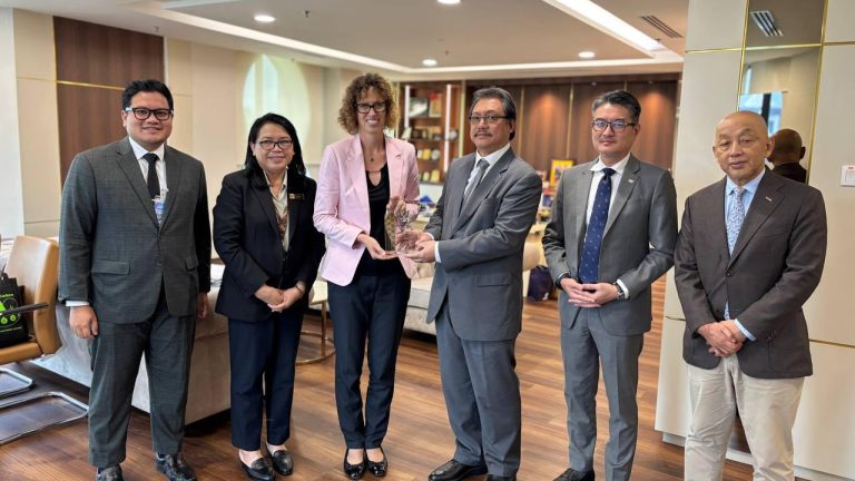Switzerland, Sarawak bekerjasama bangun tenaga hijau