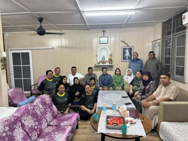 Program ‘Ketuk Sahur’ DUN Nangka erat perpaduan pelbagai kaum